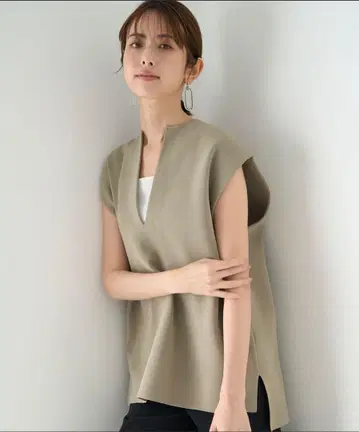 택 포함 새상품 앙피로 [세탁 가능 경량] 형태 니트 베스트 베이지