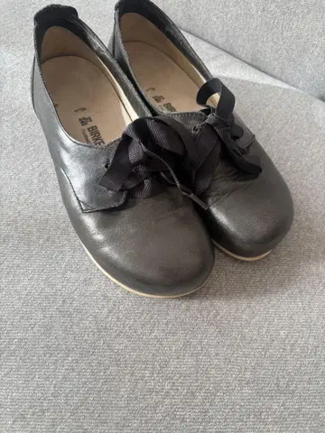 Birkenstock 가죽 로퍼 리본 포함