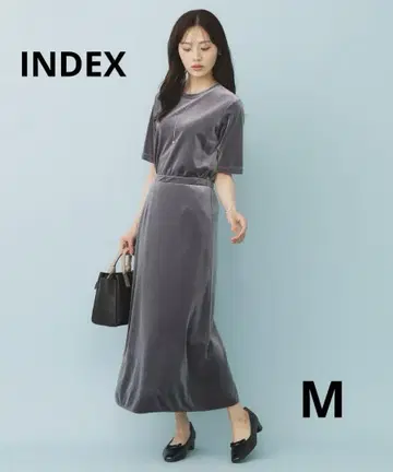INDEX 벨로아 박시 티셔츠 & 벨로아 저리 내로우 스커트