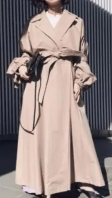 AMERI GOURD SLEEVE TRENCH COAT 새상품