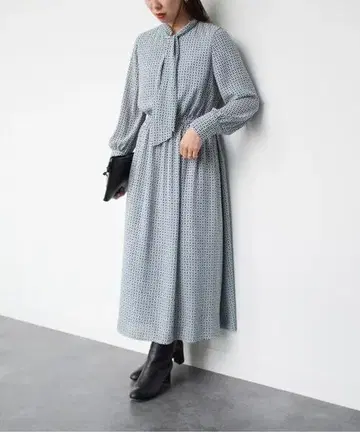 언타이틀 그래픽 패턴 보타이 원피스 그린 계열 새상품급