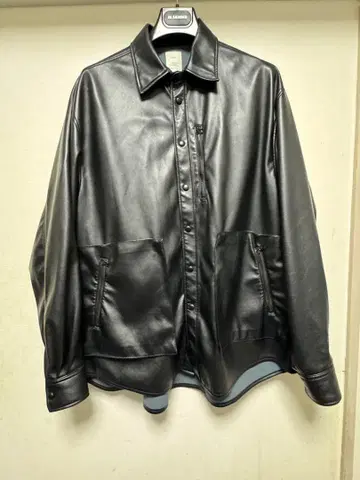 Name. 신세틱 가죽 셔츠