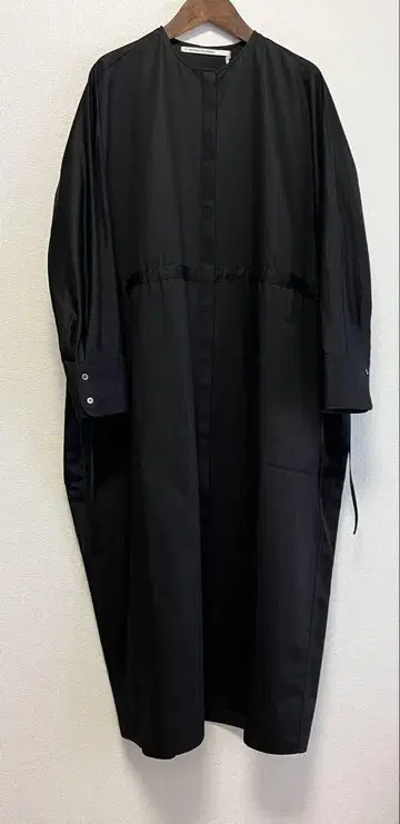 TENNE HANDCRAFTED MODERN 허리 스트링 드레스