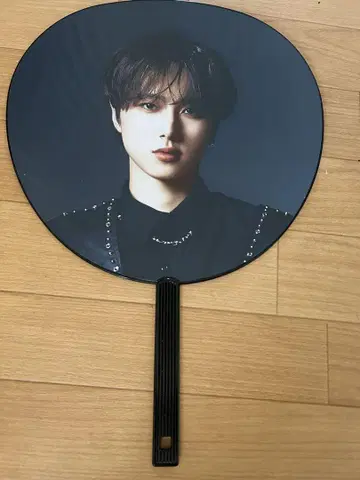 오자키 타쿠미 부채 XQUARE