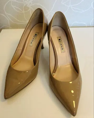 [새상품급] 다이애나 에나멜 펌프스 24cm/7.5cm 힐