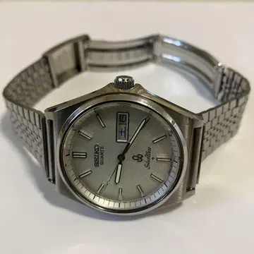 SEiKO 실버 웨이브 8229-700A 쿼츠 1979년 11월