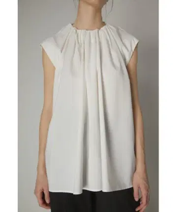 RIM.ARK Tucked neck tops 새상품급