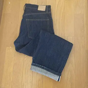 유니클로 셀비지 데님 다크 네이비