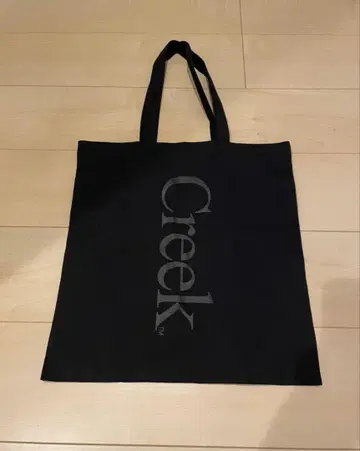 Creek 로고 토트백 블랙
