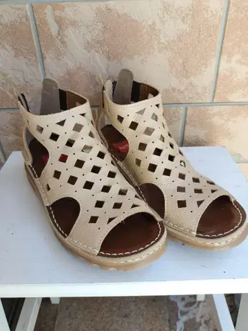 샌들 가죽제품 22.5cm 4E 착용감 좋은 샌들 발에 편한