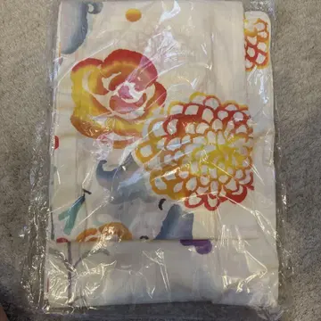 츠모리 치사토 꽃 나비 패턴 유카타
