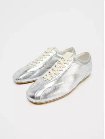 ZARA 메탈릭 이펙트 스니커즈 실버 신발 스니커즈