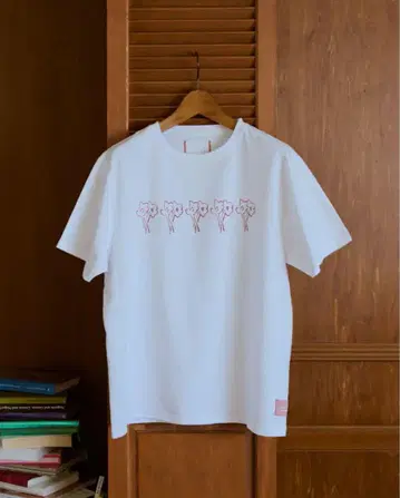 common gull products. flower tee