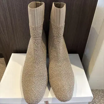 베이지 중간 힐 부츠 22.5cm