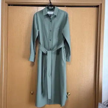 [ 새상품급 ] 소 소프트 옥스 셔츠 원피스 카키 S 사이즈