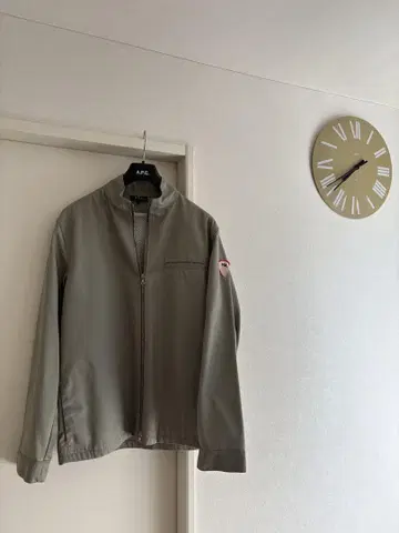 A.P.C. 밀리터리 블루종 [L] 앞쪽에 피크 자수 있음