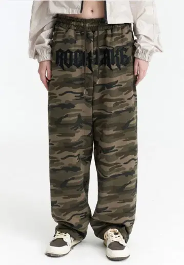 ROCKCAKE 카모플라쥬 스웨트 팬츠