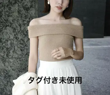 아뉴앙스 라메 오프숄더 니트탑 베이지