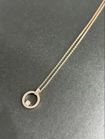 Swarovski 다이아몬드풍 장식의 원형 목걸이 골드