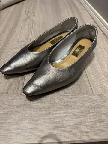 베이크루즈 루타론 실버 소프트 가죽 펌프스 3cm 힐