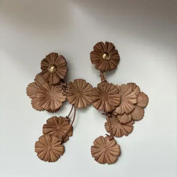 FUMIE TANAKA 귀찌
