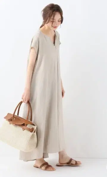 슬로브 이에나 프렌치 린넨 스키퍼 원피스 베이지