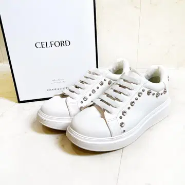 CELFORD 비쥬 스터드 장식 화이트 스니커즈 23.5