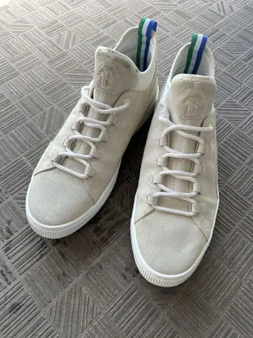 푸마 스니커즈