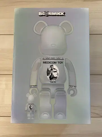 베어브릭 CENTURION CLEAR CHROME 100%&400%