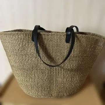 린넨과 가죽 바스켓백