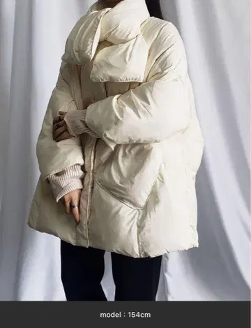 머플러 포함 플러피 덕 다운 자켓