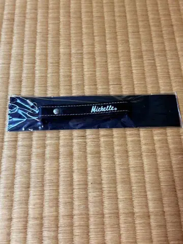 미셸 건 엘리펀트 TOUR GOODS 핸드폰 스트랩 블랙 x 화이트