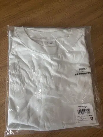 스타벅스 x 스누피 콜라보T셔츠