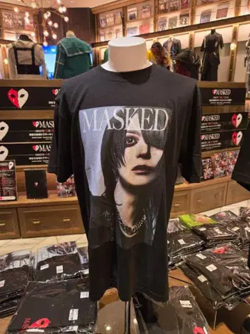 MASKED 블랙 T셔츠 달콤한 폭력 사키