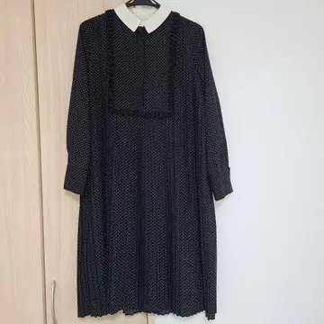 셀포드 도트 플리츠 원피스