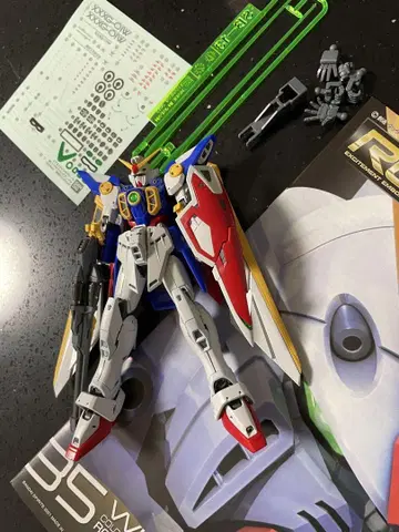 건담 프라모델 rg 윙 건담