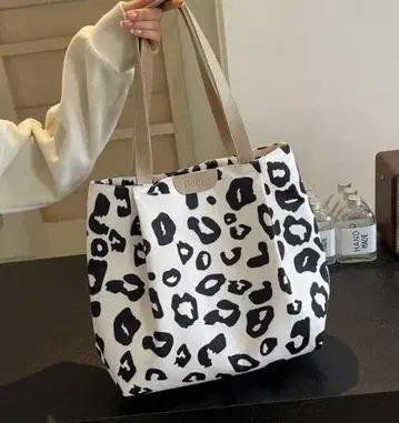 레오파드 무늬 토트백 숄더백 화이트 레오파드 무늬