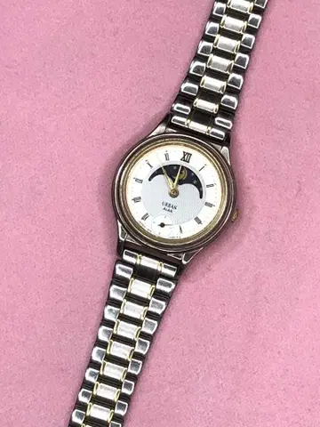 여성용 손목시계 SEIKO 알바 스몰 세컨드 선&문 작동 새상품 배터리