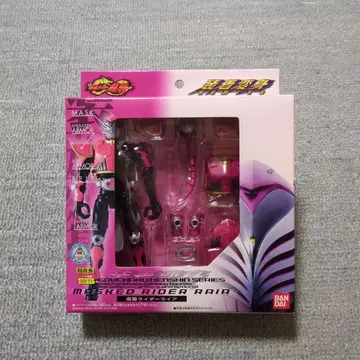 미개봉! BANDAI 초합금 장착 변신 가면라이더 류우키 라이아