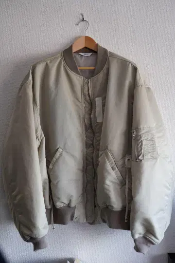 네임 MA-1 올리브 베이지 2