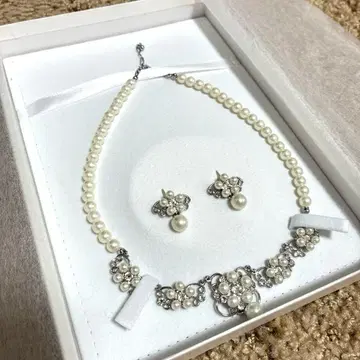새상품급! 페어리 플라워 펄 목걸이 & 귀찌 세트 Love Tiara