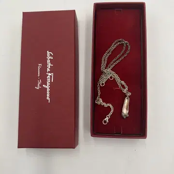 페라가모 펌프스 모티브 목걸이 SV925