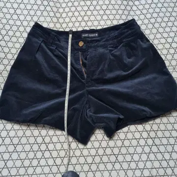 마리콴트 벨로아 느낌 숏팬츠 네이비