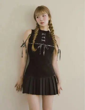 다리치 도킹 레이스업 미니 원피스