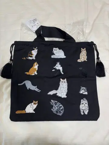 새상품 택 포함 이아 파피요네 고양이 자수 복조리 백 블랙