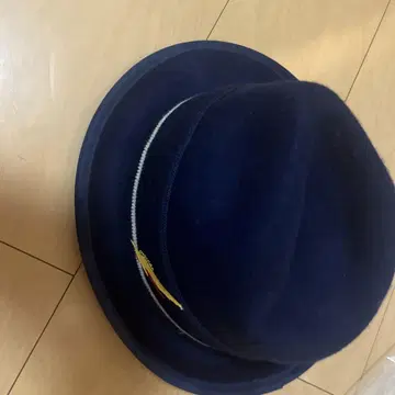 네이비 울 햇 리본 포함