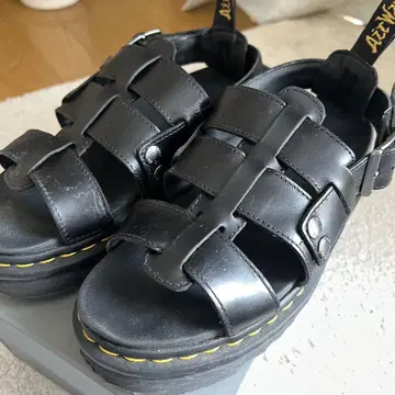닥터마틴 Dr. Martens 샌들 UK 5 (24cm)