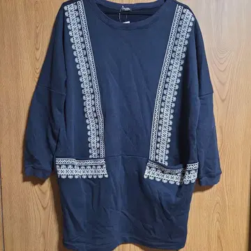 [ 미착용 ] marble SUD 네이비 상의 마블슈드