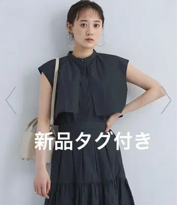 새상품 그린 라벨 릴랙싱 도비 스트라이프 케이프 슬리브리스 셔츠