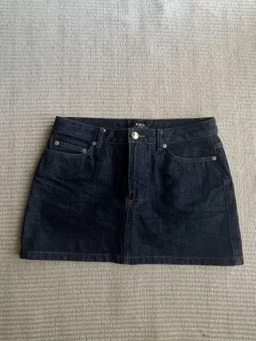A.P.C. 다크 데님 미니 스커트